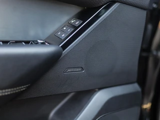 Land Rover Range Rover Velar – thumbnail 41