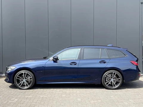 BMW 3 Serie Touring 330e Laserlicht Leder Sfeerlicht Camera e.Trekhaak NL-auto