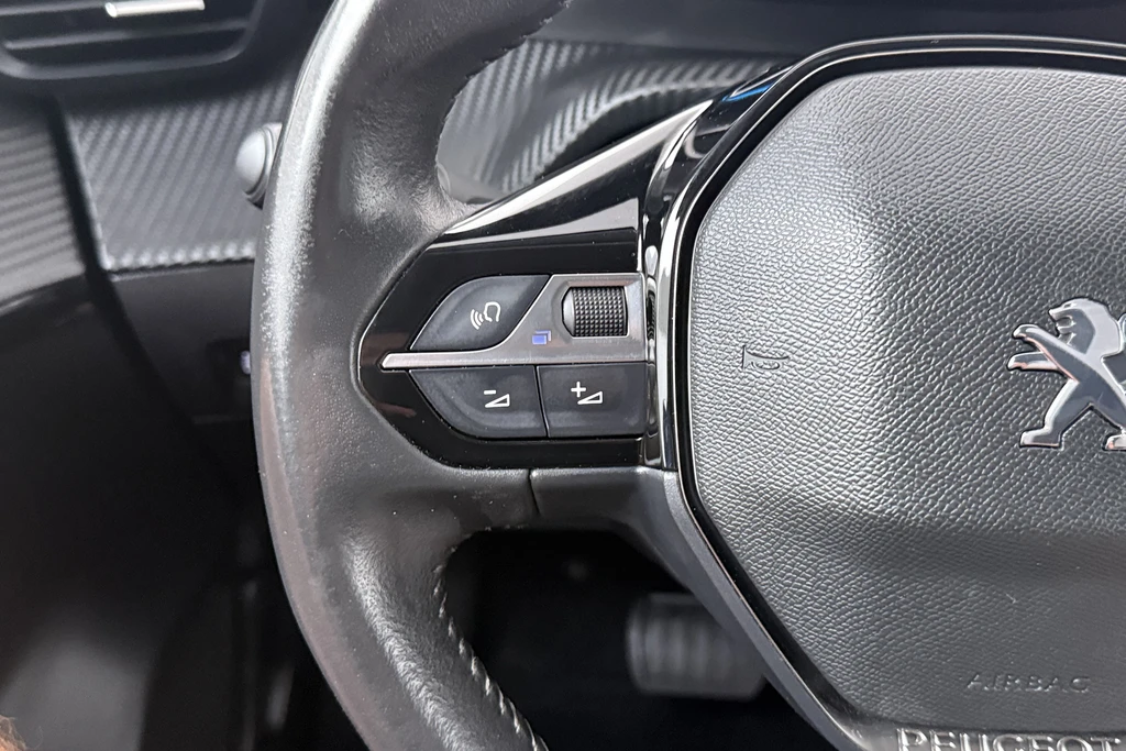 Peugeot e-208 – foto 17