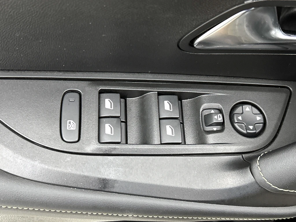 Peugeot e-2008 – foto 37