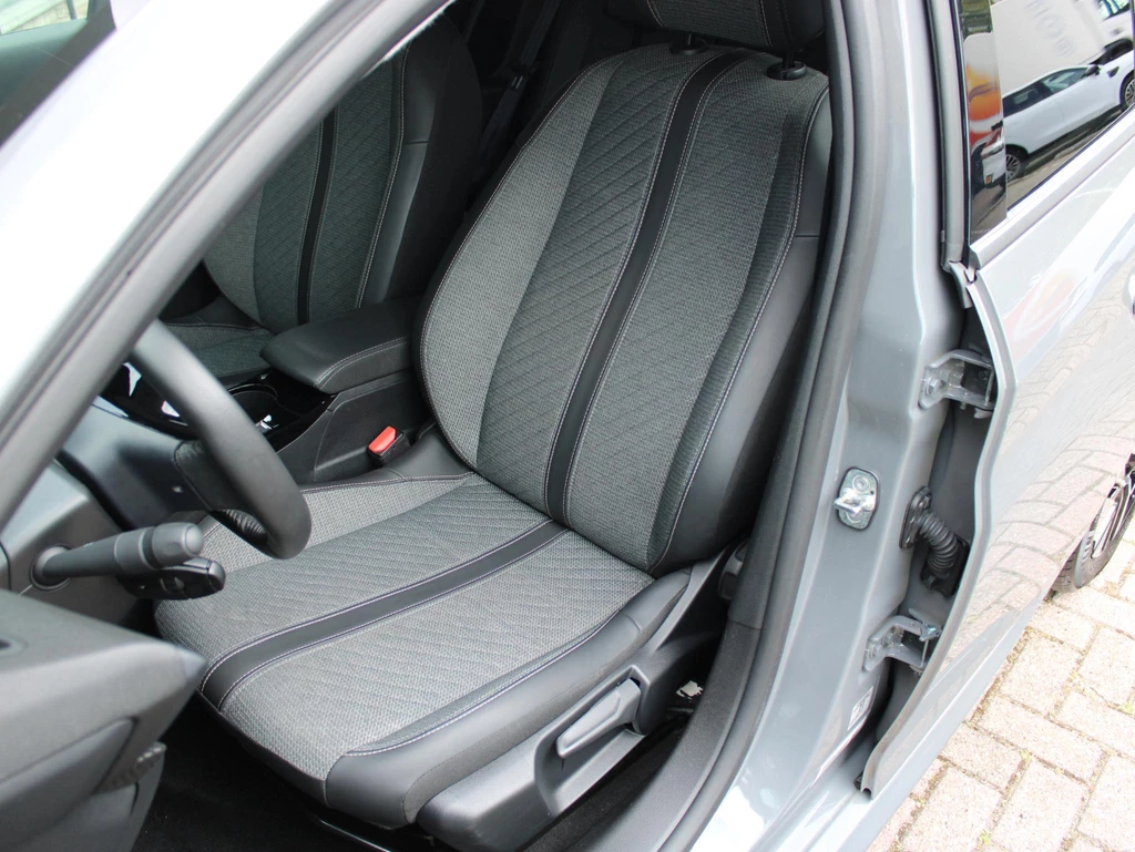 Peugeot 208 – foto 10