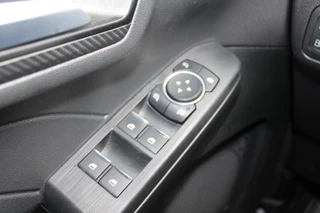 Ford Kuga – thumbnail 11