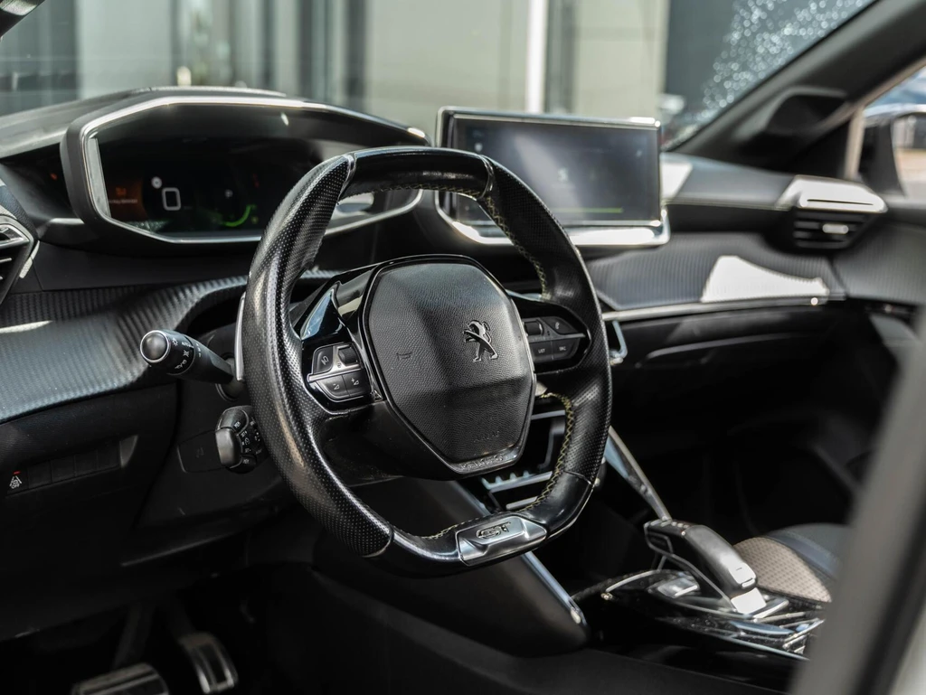 Peugeot 208 – foto 9