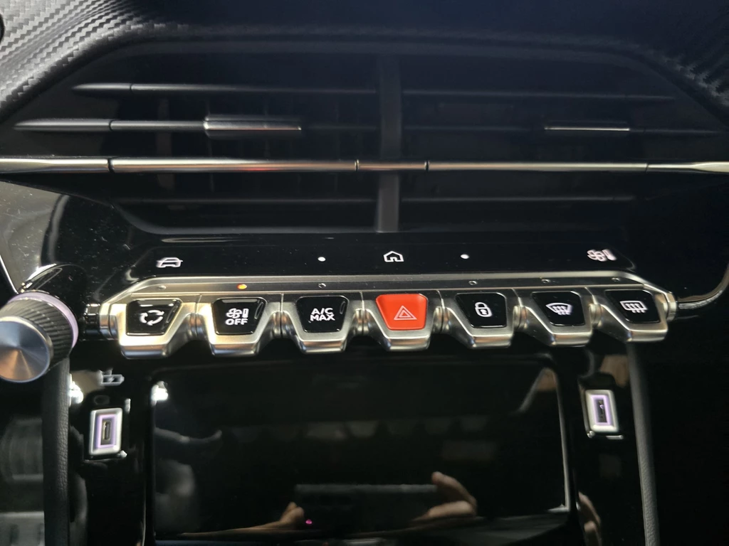 Peugeot e-2008 – foto 18
