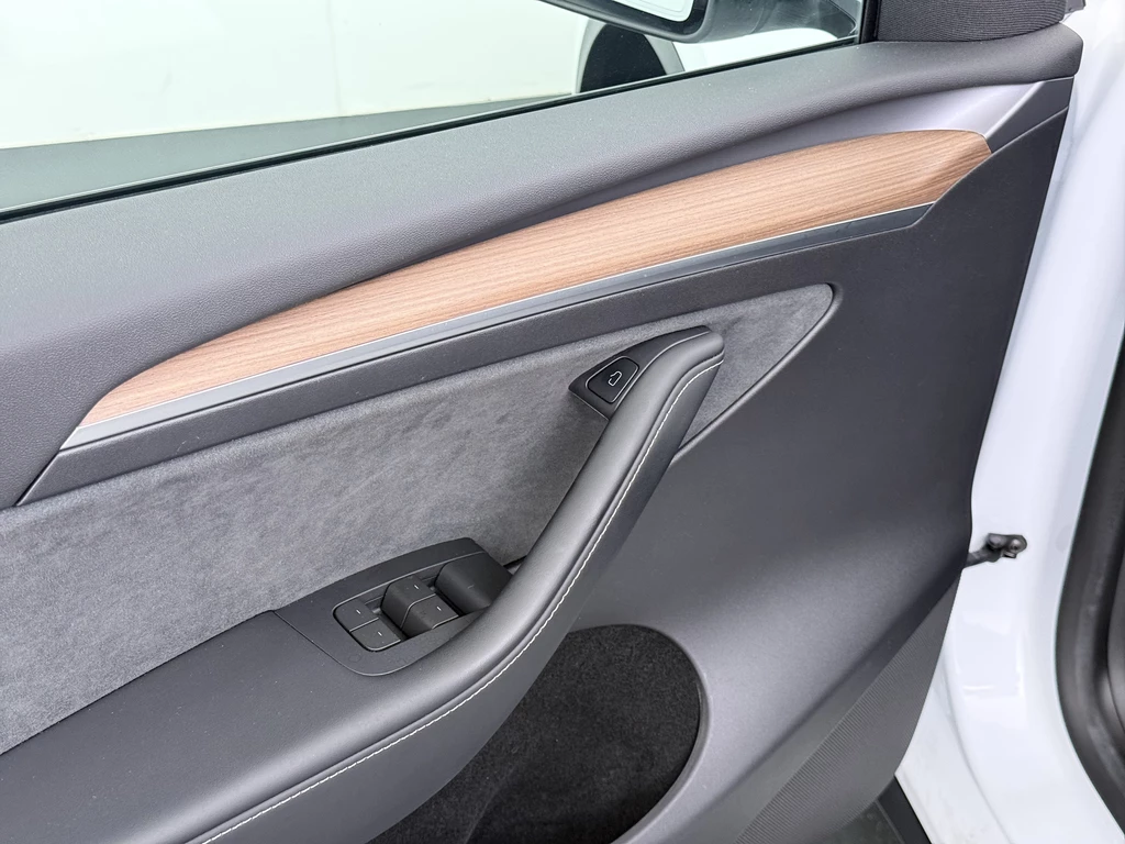 Tesla Model Y – foto 36