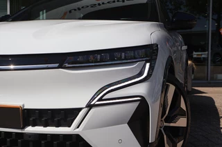 Renault Megane E-Tech – thumbnail 3