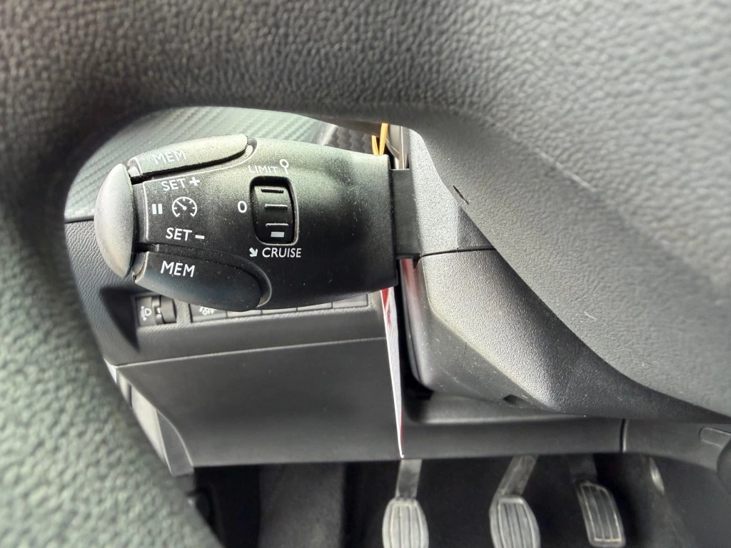 Peugeot 208 – foto 24