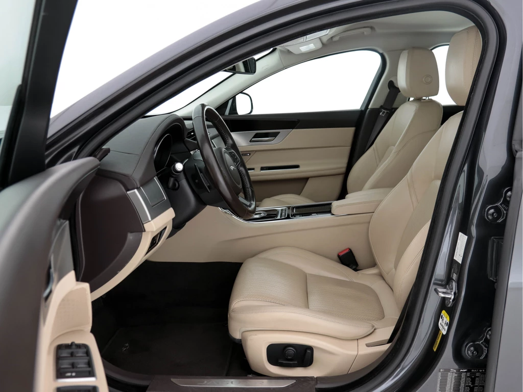 Jaguar XF – foto 8