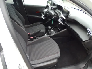 Peugeot 208 – thumbnail 8