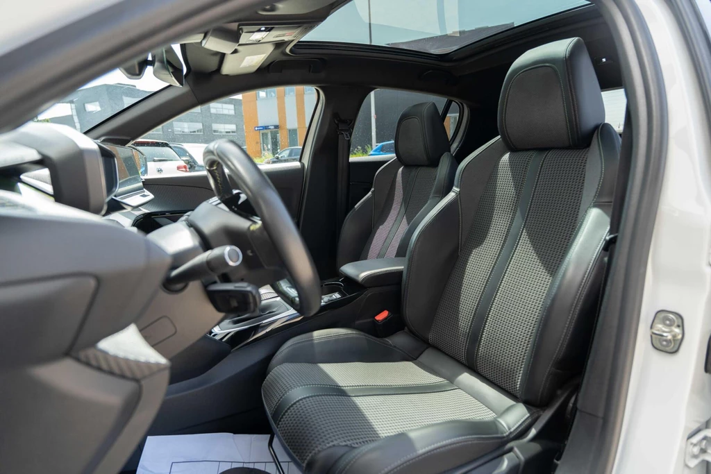 Peugeot 208 – foto 14