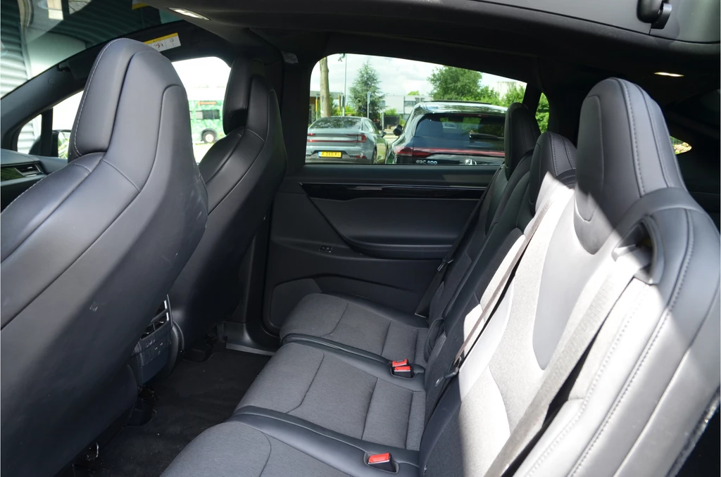 Tesla Model X – foto 15
