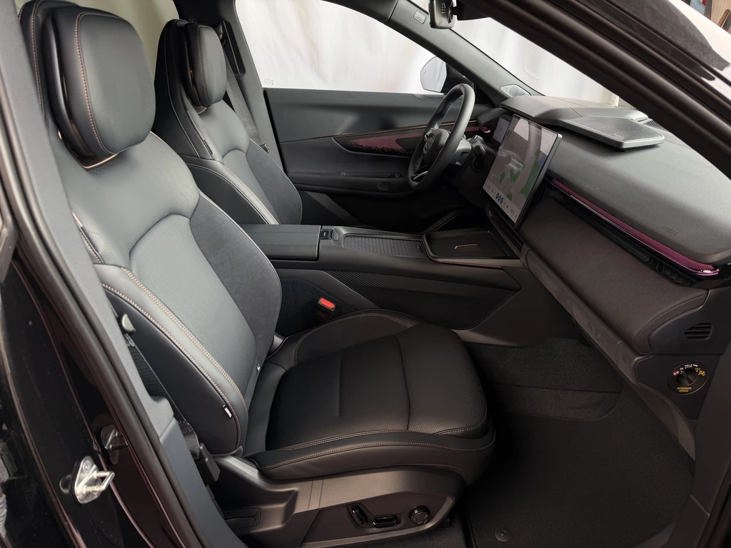 Lynk & Co 08 – foto 45