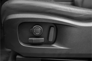 Land Rover Defender – thumbnail 36