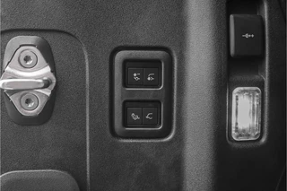 Land Rover Defender – thumbnail 44