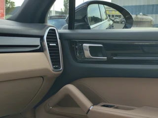 Porsche Cayenne – thumbnail 18
