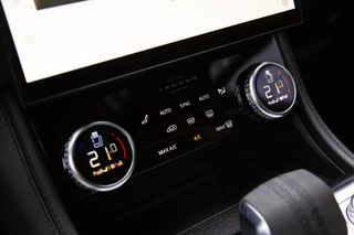 Jaguar F-PACE – thumbnail 21