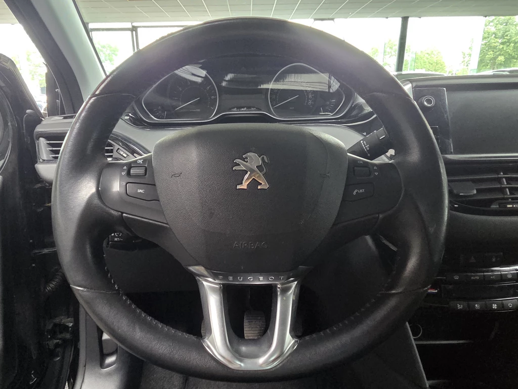 Peugeot 208 – foto 24
