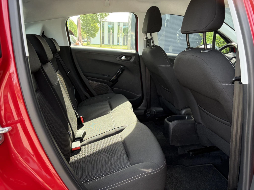 Peugeot 208 – foto 11
