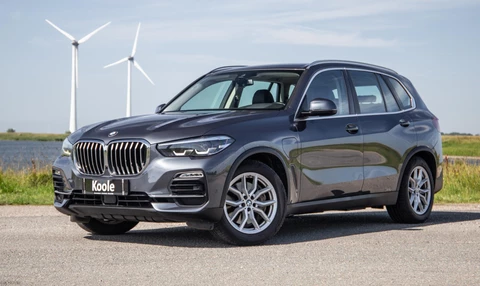 BMW X5 xDrive45e High Executive CARPLAY / CAMERA / DEALER ONDERHOUDEN / ZWART LEER / STOELVERWARMING / TREKHAAK