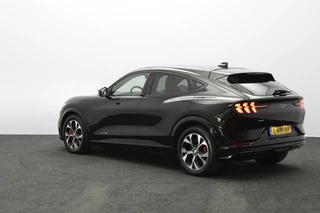 Ford Mustang Mach-E – thumbnail 4