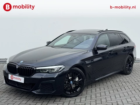 BMW 5 Serie Touring 530e High Executive M-Sport Trekhaak 1700kg NL Auto! | Panoramadak | Adaptive Cruise Control | Head-Up | DAB