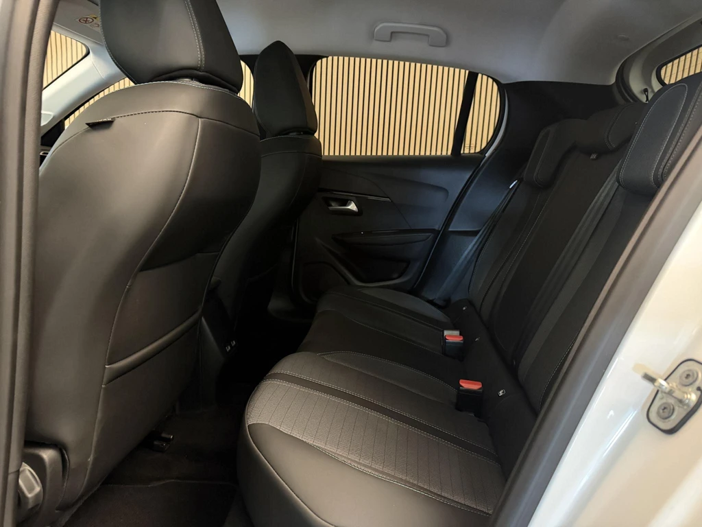 Peugeot 208 – foto 12