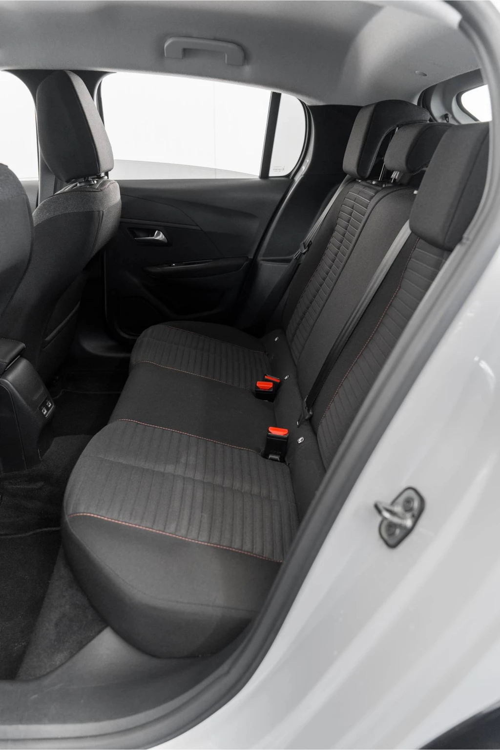 Peugeot e-208 – foto 32