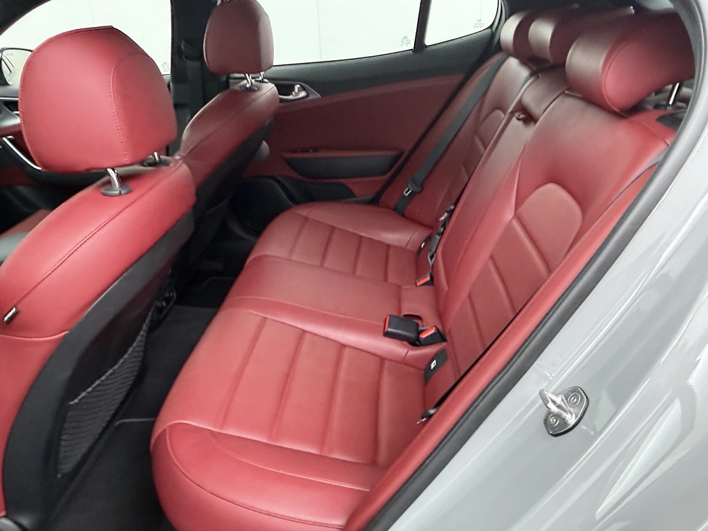 Kia Stinger – foto 34