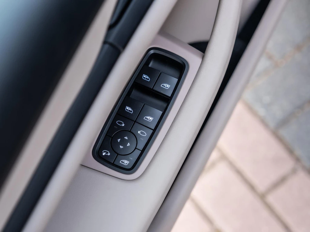 Porsche Taycan – foto 30