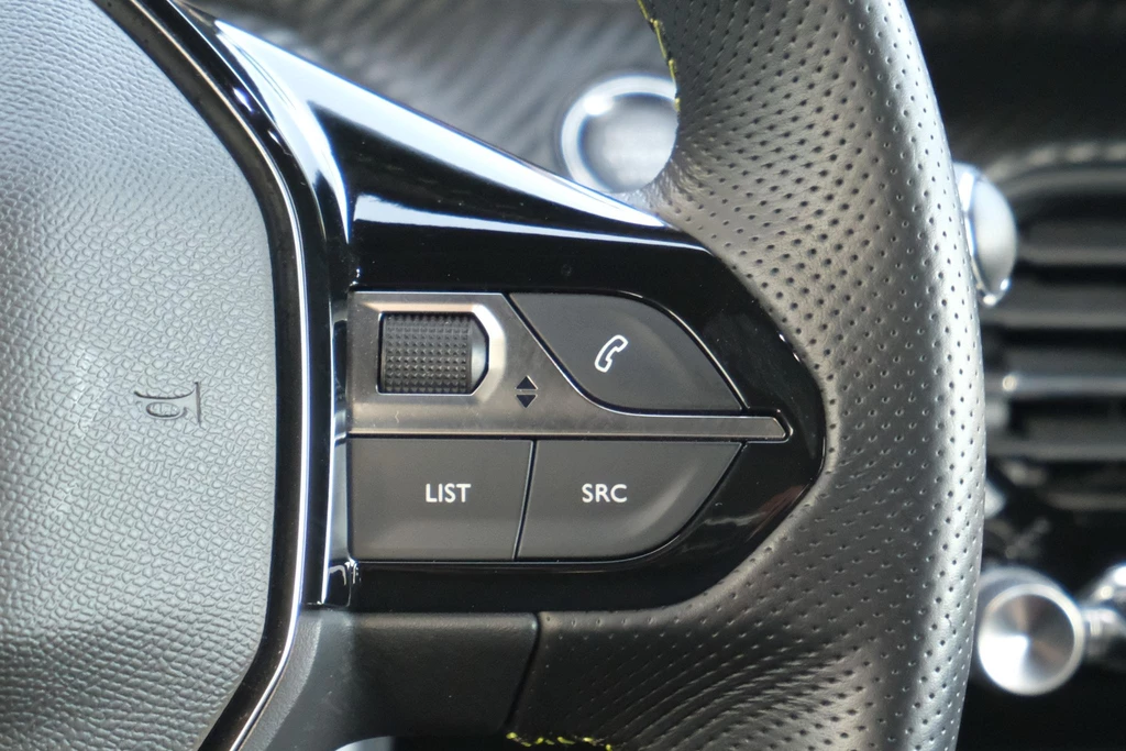 Peugeot e-208 – foto 12