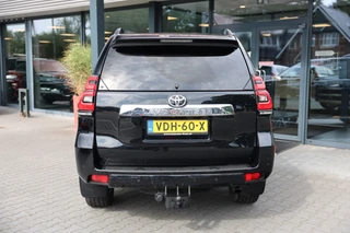 Toyota Land Cruiser – thumbnail 4