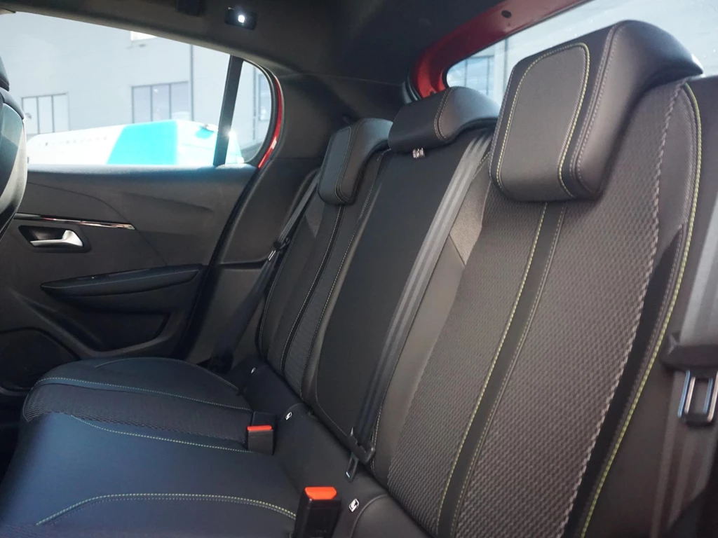 Peugeot 208 – foto 33
