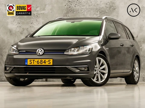 Volkswagen Golf Variant 1.5 TSI Highline 150Pk Automaat (VIRTUAL COCKPIT, APPLE CARPLAY, ALCANTARA, CAMERA, TREKHAAK, SPORTSTOELEN, GETINT GLAS, ADAPTIVE CRUISE, TREKHAAK, NIEUWSTAAT)