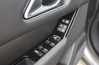 Land Rover Range Rover Velar – thumbnail 25