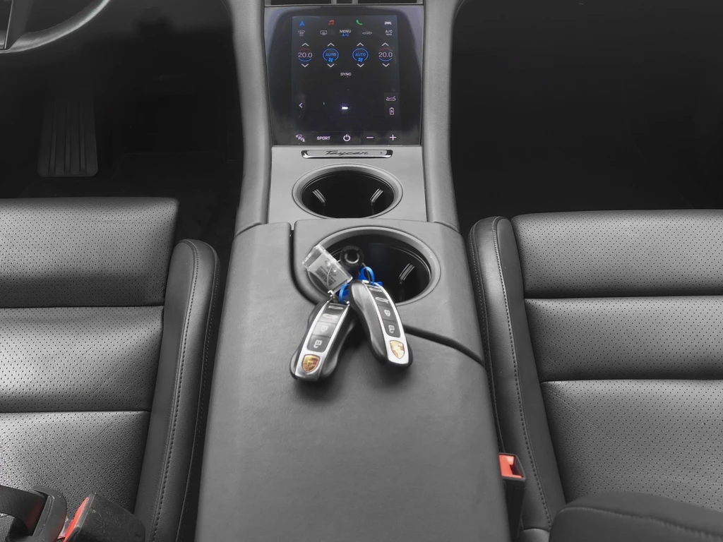 Porsche Taycan – foto 24