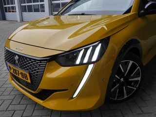 Peugeot 208 – thumbnail 1