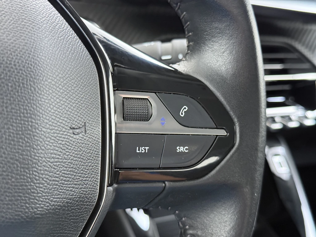 Peugeot e-208 – foto 31