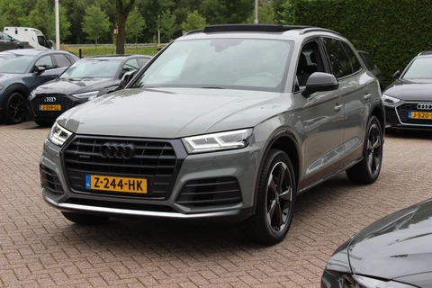 Audi Q5 2.0 TFSI quattro Sport S Line Black Edition / Panoramadak / Camera / RS Seats / Keyless / 21'' / Blackpack / Navigatie / Carbon intr. / Virtual Cockpit / Stoelverwarming / Cruise Control