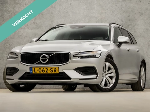 Volvo V60 2.0 B3 Momentum Sport 177Pk Automaat (APPLE CARPLAY, GROOT NAVI, GETINT GLAS, SPORTSTOELEN, PARKEERSENSOREN, DAKRAILS ZWART, LANE ASSIST, NIEUWE APK, NIEUWSTAAT)