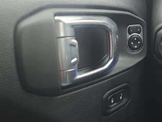 Jeep Wrangler – thumbnail 15