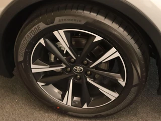 Toyota C-HR – thumbnail 11