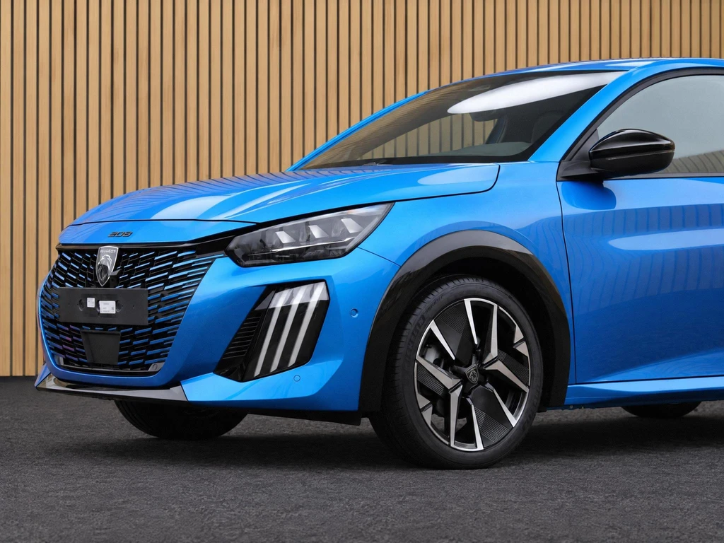 Peugeot 208 – foto 2