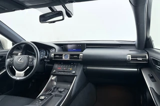 Lexus IS – thumbnail 24