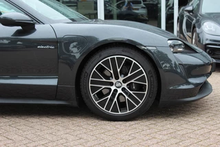 Porsche Taycan – thumbnail 17