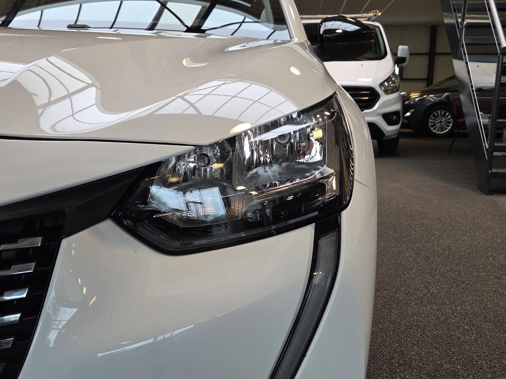 Peugeot 208 – foto 10