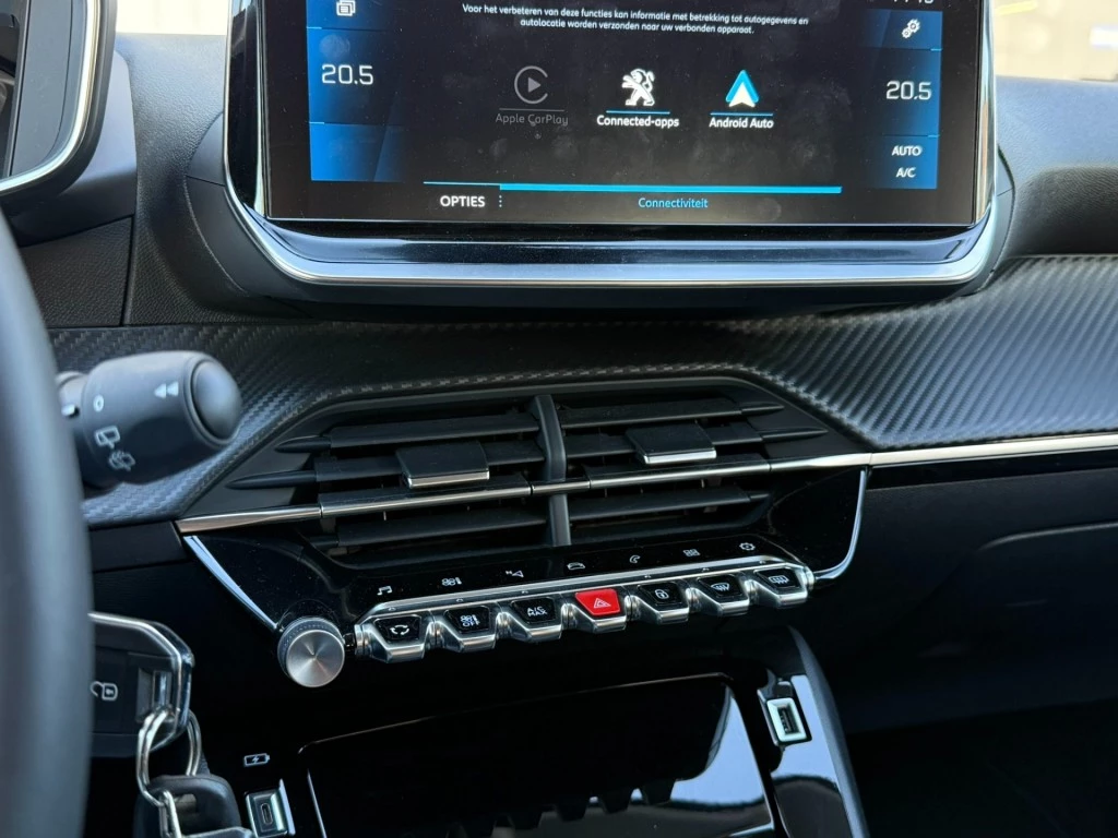 Peugeot 208 – foto 18