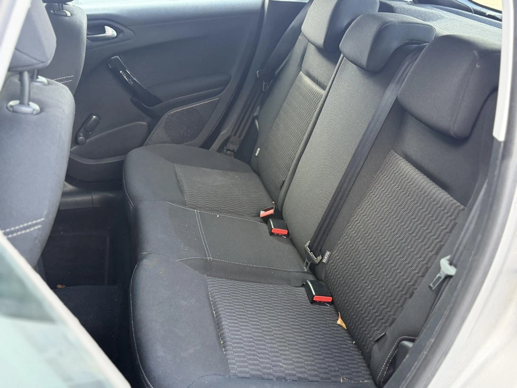 Peugeot 208 – foto 12