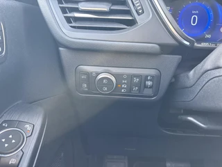 Ford Kuga – thumbnail 25