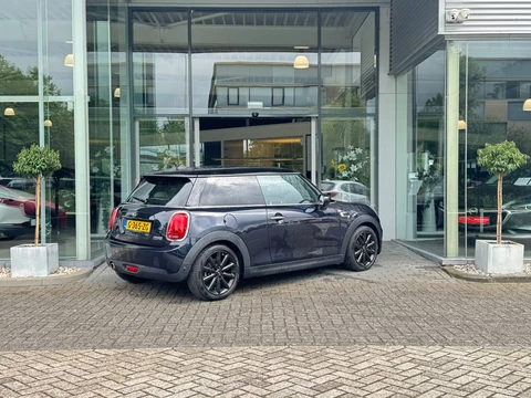 MINI 3-deurs 1.5 Cooper 60 Years Edition Pano / H&K Audio / Leer / Head-up / LED / Clima / Cruise