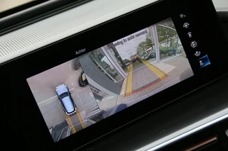 Mercedes-Benz EQC – thumbnail 11